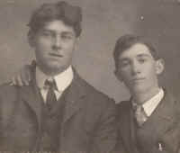 Vernon and possibly Owen.jpg (21090 bytes)